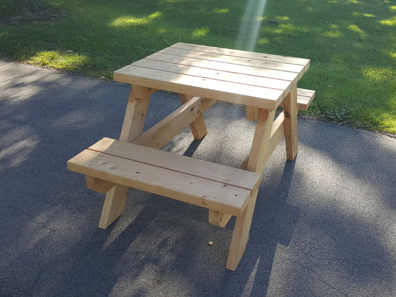 90cm Picnic Table legs outermost